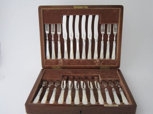 antique george v sterling silver motherofpearl cutlery set - CATEGORY: ANTIQUE SILVER - DATED 1920