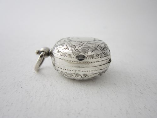CHESTER ANTIQUE VICTORIAN STERLING SILVER SOVEREIGN CASE - ADDITIONAL PHOTO 6