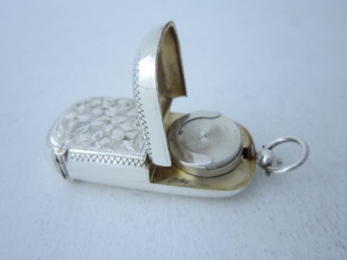 ANTIQUE VICTORIAN STERLING SILVER COMBINATION SOVEREIGNVESTA CASE 1896 - ADDITIONAL PHOTO 1