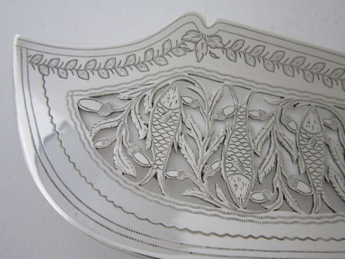 ANTIQUE VICTORIAN STERLING SILVER FIDDLE PATTERN FISH SLICE 1840 - ADDITIONAL PHOTO 3
