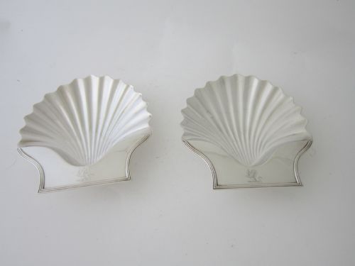 PAIR OF ANTIQUE GEORGE III STERLING SILVER BUTTER SHELLSDISHES 1795 - ADDITIONAL PHOTO 1