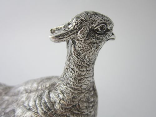 PAIR OF ELIZABETH II STERLING SILVER CAST PHEASANTS 1968 - ADDITIONAL PHOTO 6