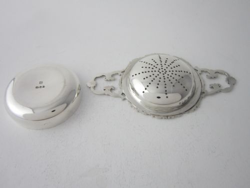HEAVY ELIZABETH II STERLING SILVER TEA STRAINER 1958 - ADDITIONAL PHOTO 3