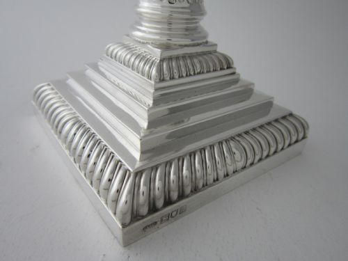 PAIR OF ANTIQUE EDWARDIAN STERLING SILVER CANDLESTICKS 1905 - ADDITIONAL PHOTO 6