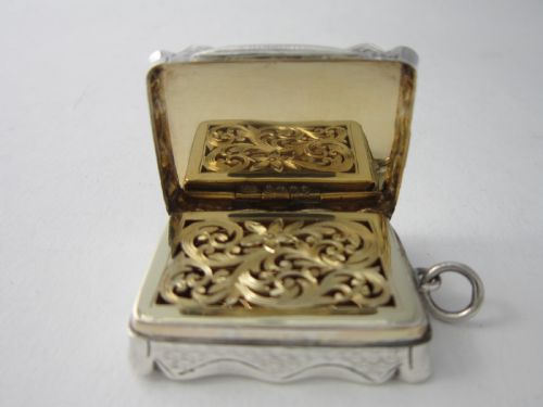 ANTIQUE VICTORIAN STERLING SILVER VINAIGRETTE 1887 - ADDITIONAL PHOTO 2
