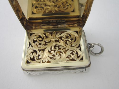 ANTIQUE VICTORIAN STERLING SILVER VINAIGRETTE 1887 - ADDITIONAL PHOTO 3