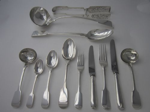ANTIQUE VICTORIAN STERLING SILVER CANTEEN OF FIDDLE PATTERN CUTLERY FOR 12 PERSONS - ADDITIONAL PHOTO 3