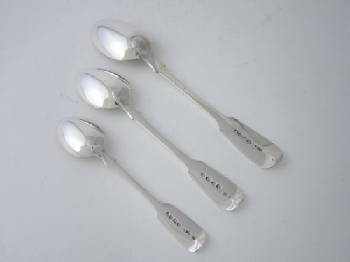ANTIQUE VICTORIAN STERLING SILVER CANTEEN OF FIDDLE PATTERN CUTLERY FOR 12 PERSONS - ADDITIONAL PHOTO 11