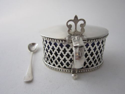 ANTIQUE VICTORIAN STERLING SILVER MUSTARD POT 1851 - ADDITIONAL PHOTO 4
