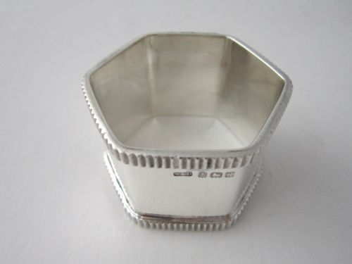 ANTIQUE GEORGE V STERLING SILVER NAPKIN RING 1934 - ADDITIONAL PHOTO 3