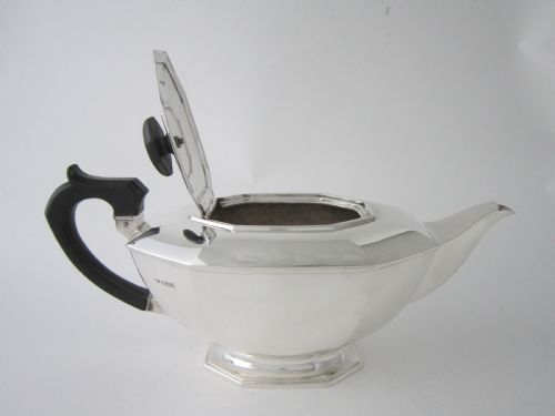 ANTIQUE GEORGE VI STERLING SILVER TEAPOT 1943 - ADDITIONAL PHOTO 3