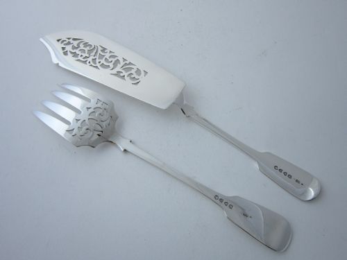 ANTIQUE VICTORIAN STERLING SILVER FIDDLE PATTERN FISH SERVERS 1877 - ADDITIONAL PHOTO 1