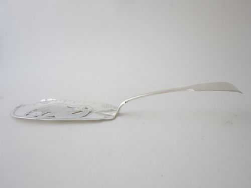 IRISH ANTIQUE GEORGE IV STERLING SILVER FIDDLE PATTERN FISH SLICE 1826 - ADDITIONAL PHOTO 3