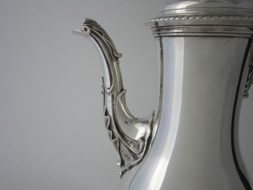 LARGE ANTIQUE GEORGE III STERLING SILVER COFFEE POT 1770 - ADDITIONAL PHOTO 4