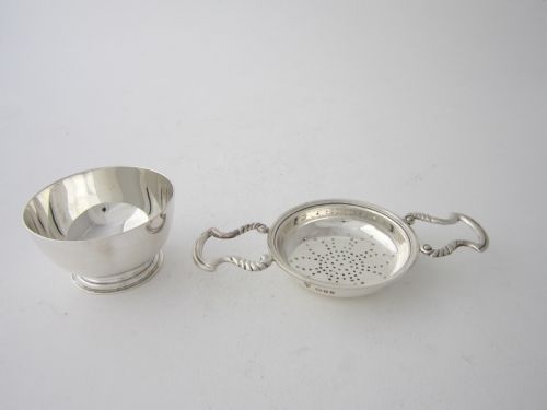 HEAVY ELIZABETH II STERLING SILVER TEA STRAINER 196970 - ADDITIONAL PHOTO 1