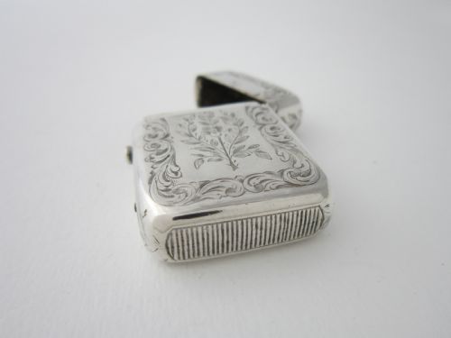 ANTIQUE VICTORIAN STERLING SILVER VESTA CASE 1873 - ADDITIONAL PHOTO 4
