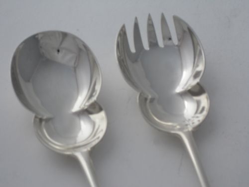 A PAIR OF ANTIQUE EDWARDIAN STERLING SILVER SALAD SERVERSSERVING SPOONS 1903 - ADDITIONAL PHOTO 2