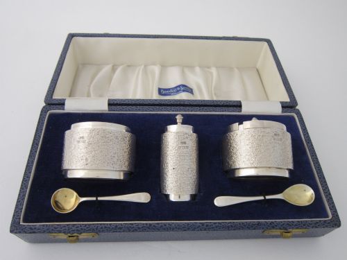 ELIZABETH II STERLING SILVER THEEPIECE CONDIMENT SET 1969