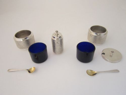 ELIZABETH II STERLING SILVER THEEPIECE CONDIMENT SET 1969 - ADDITIONAL PHOTO 3