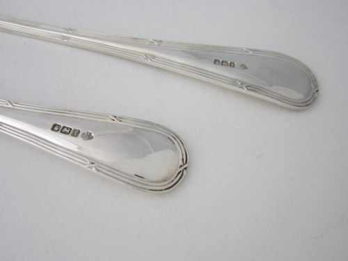 ANTIQUE GEORGE V STERLING SILVER RIBBON REED SALAD SERVERS 1915 - ADDITIONAL PHOTO 4
