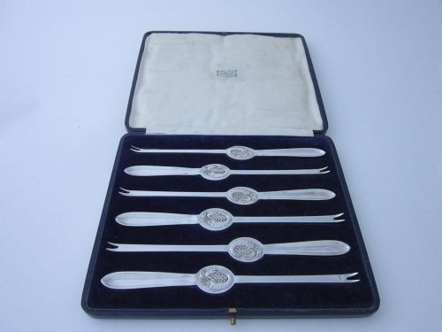 ANTIQUE GEORGE V STERLING SILVER LOBSTER PICKS 1923