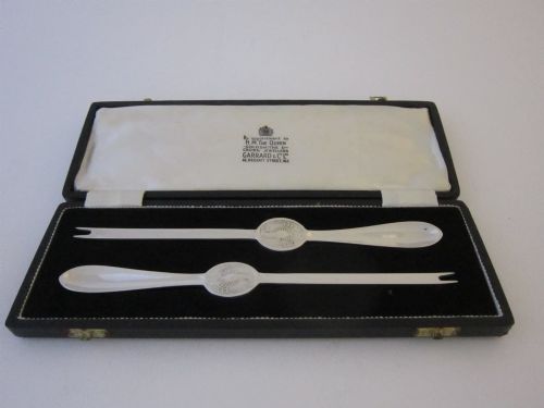 Garrard Elizabeth II Sterling Silver Lobster Picks - 1967
