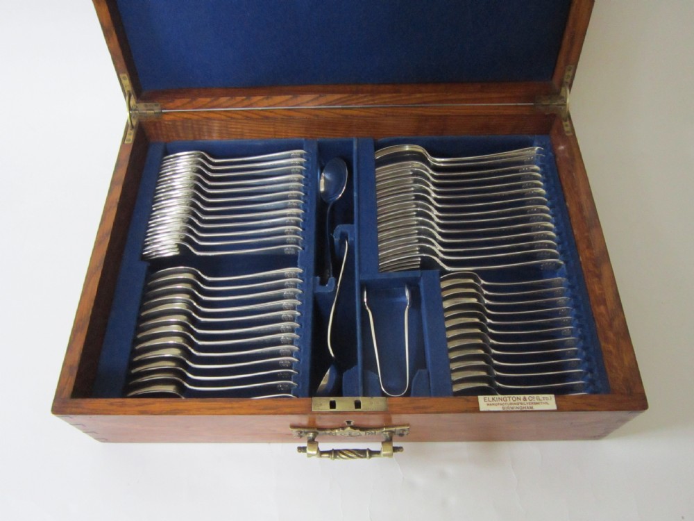 Antique Victorian Sterling silver canteen of rat tail cutlery