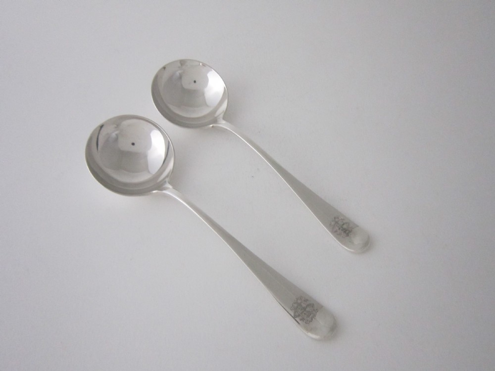 Antique Victorian Sterling silver canteen of rat tail cutlery View V