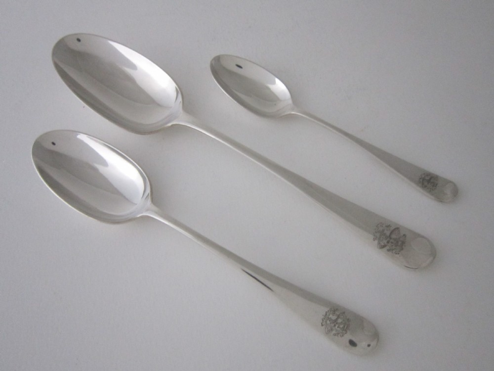 Antique Victorian Sterling silver canteen of rat tail cutlery View VII