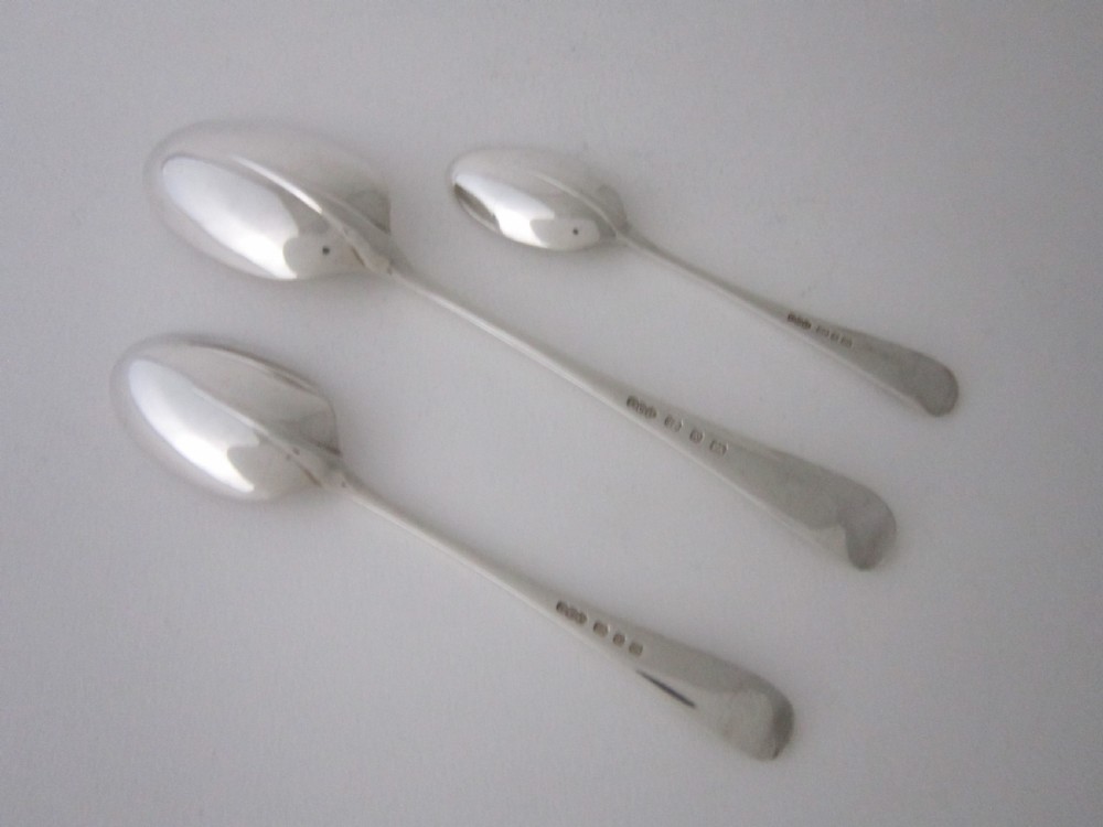 Antique Victorian Sterling silver canteen of rat tail cutlery View VIII
