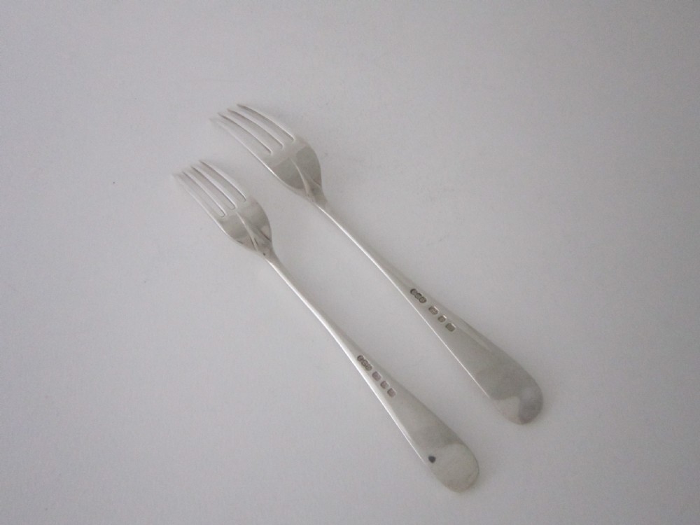 Antique Victorian Sterling silver canteen of rat tail cutlery View X