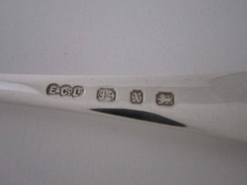 Antique Victorian Sterling silver canteen of rat tail cutlery View XV