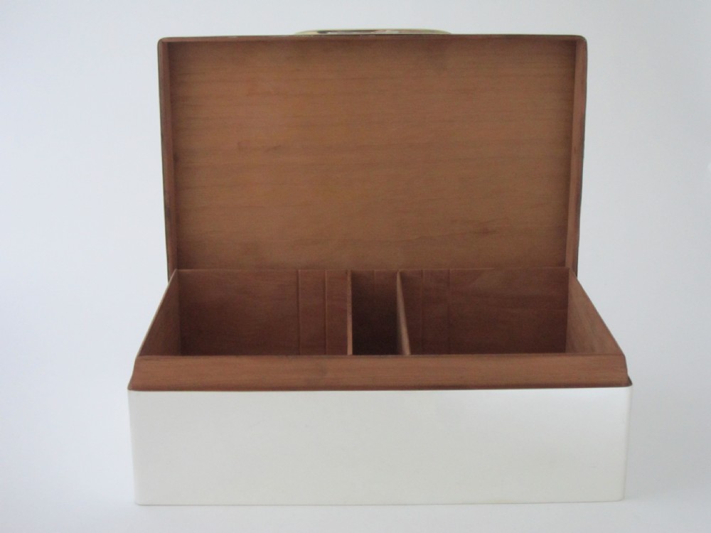 Large Antique George V Sterling silver cigar box  View IV