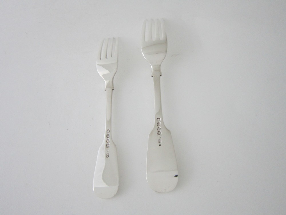 Antique Victorian Sterling Silver Canteen of Cutlery View VII