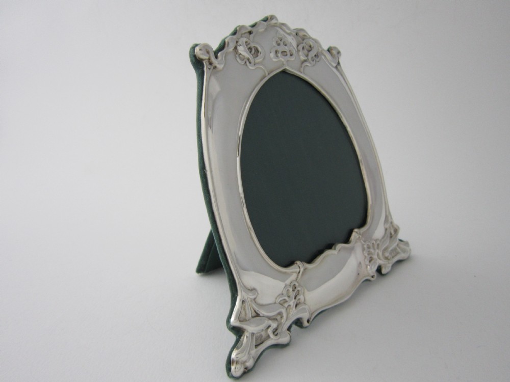 Chester Art Nouveau Sterling silver photograph frame View III