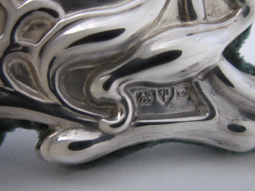 Chester Art Nouveau Sterling silver photograph frame View IX