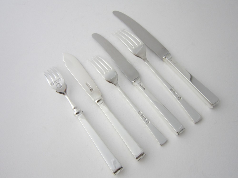 Elizabeth II Sterling Silver Glams Pattern Canteen of Cutlery View III