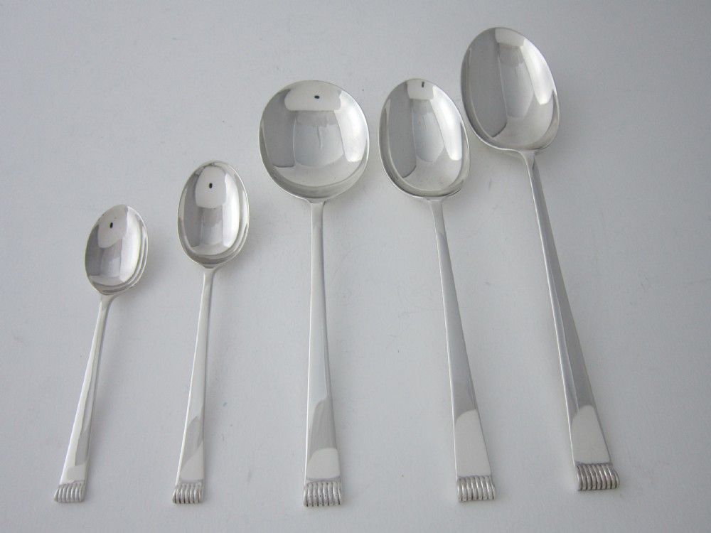 Elizabeth II Sterling Silver Glams Pattern Canteen of Cutlery View IV