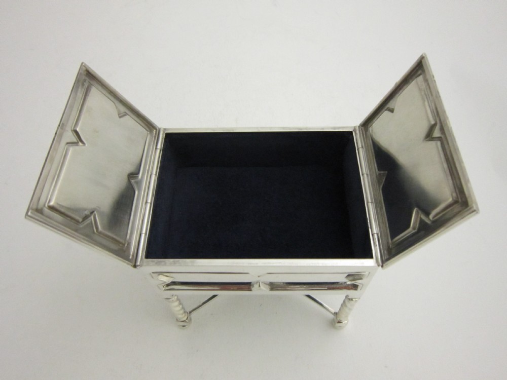 Antique George V Sterling Silver Trinket Box - 1922 View VIII
