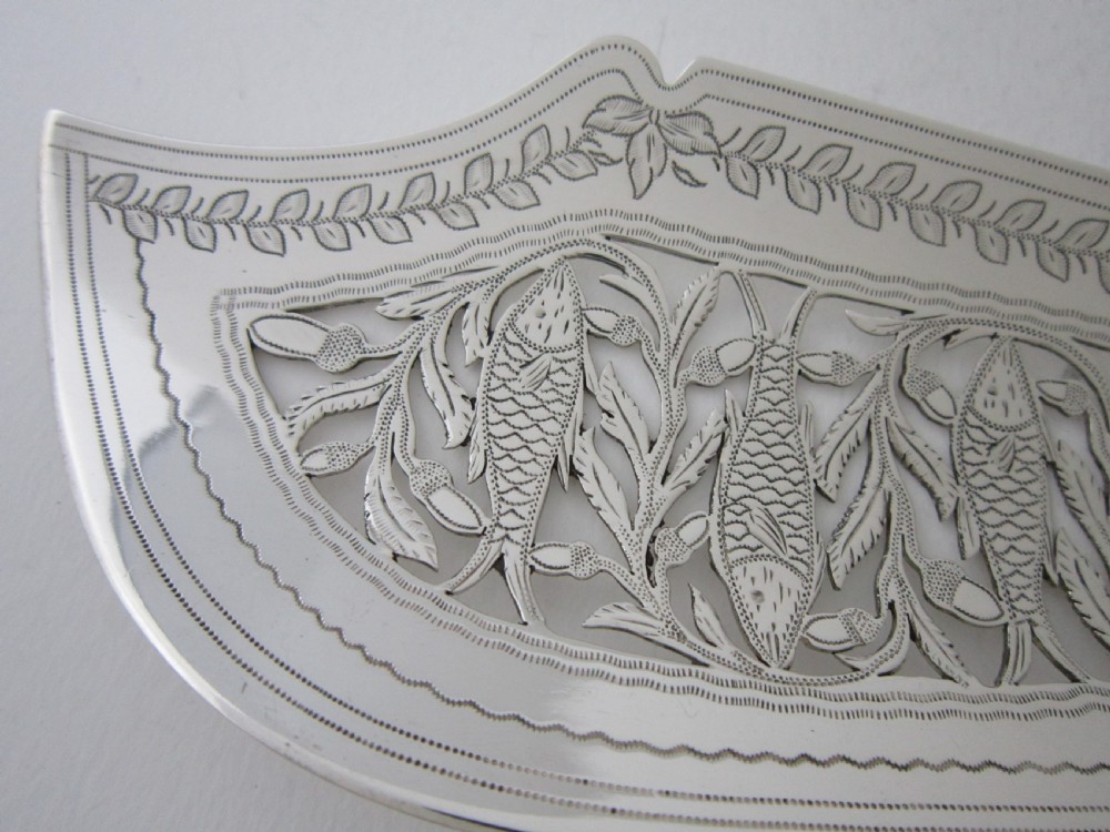 Antique Victorian Sterling Silver Fiddle Pattern Fish Slice - 1840 View IV