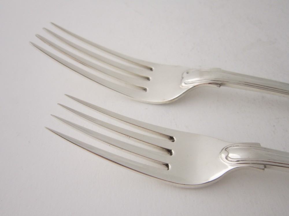 Antique Victorian Sterling Silver Fiddle & Thread Canteen of Cutlery View VII