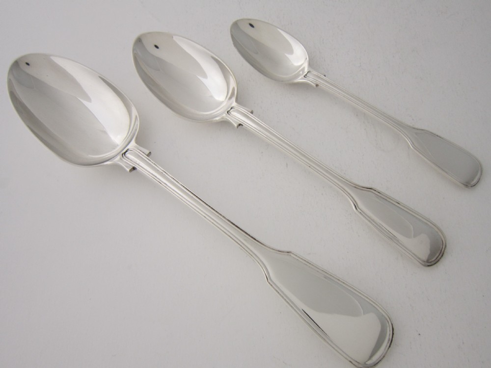 Antique Victorian Sterling Silver Fiddle & Thread Canteen of Cutlery View VIII