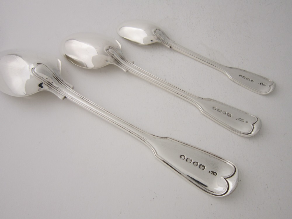 Antique Victorian Sterling Silver Fiddle & Thread Canteen of Cutlery View IX