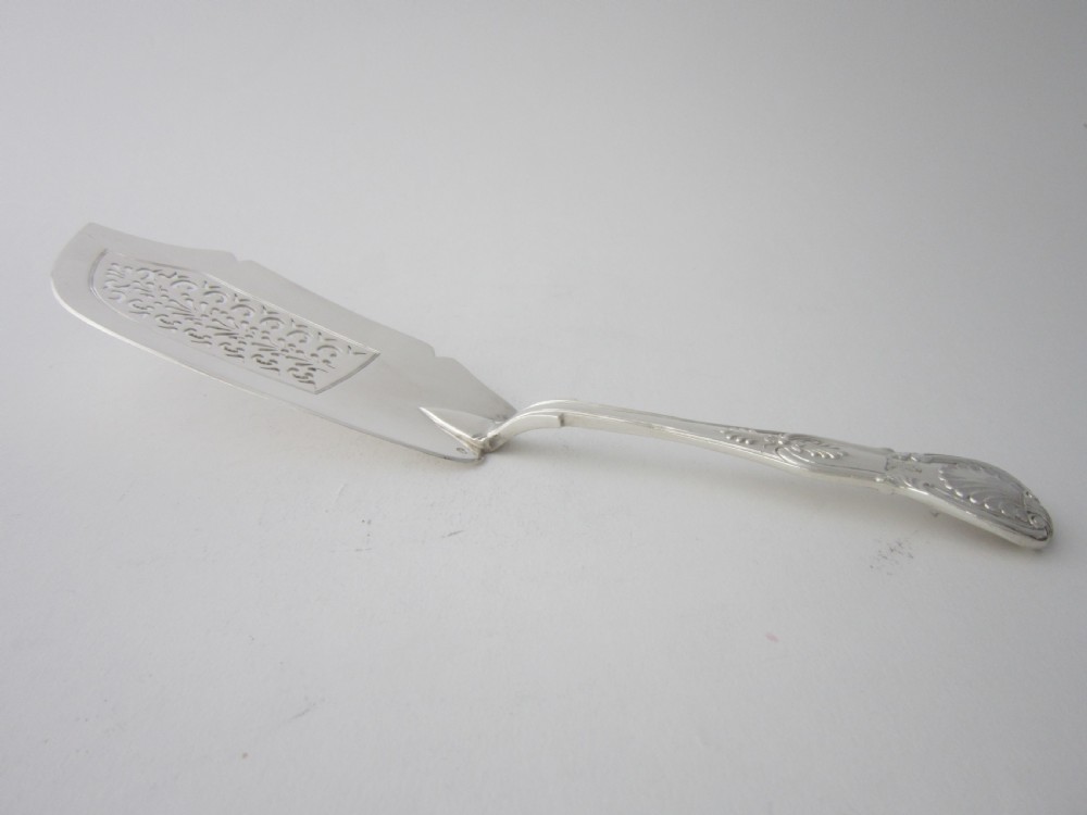 Irish Antique Victorian Sterling Silver Kings Pattern Fish Slice -  View II
