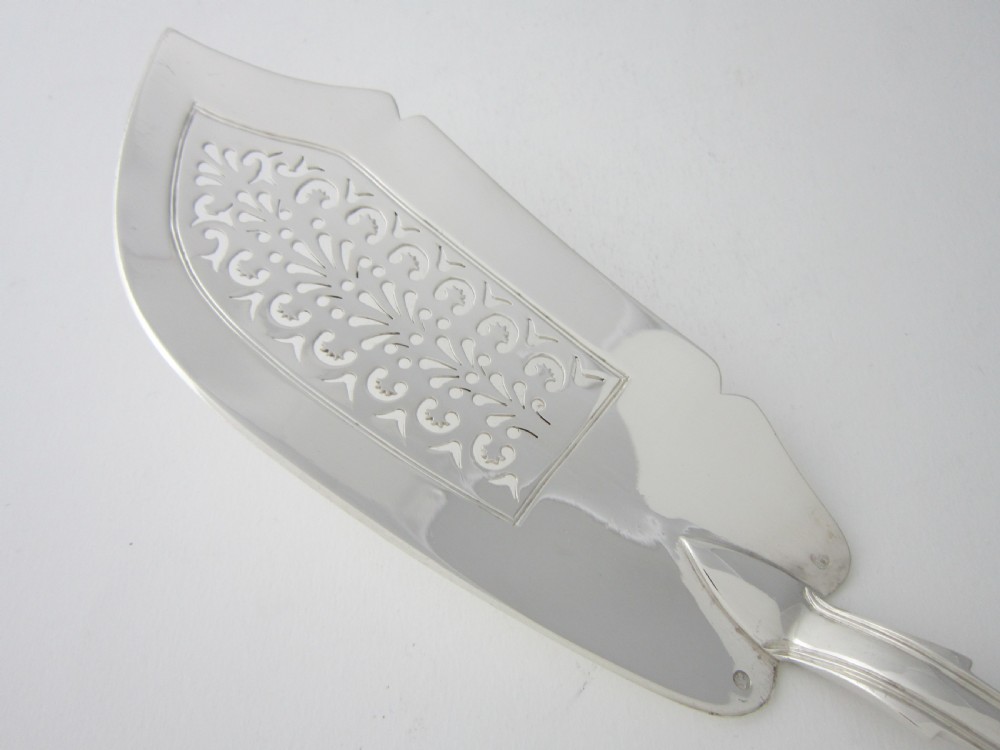 Irish Antique Victorian Sterling Silver Kings Pattern Fish Slice -  View III