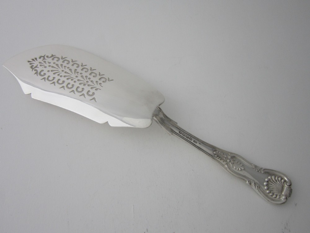 Irish Antique Victorian Sterling Silver Kings Pattern Fish Slice -  View V