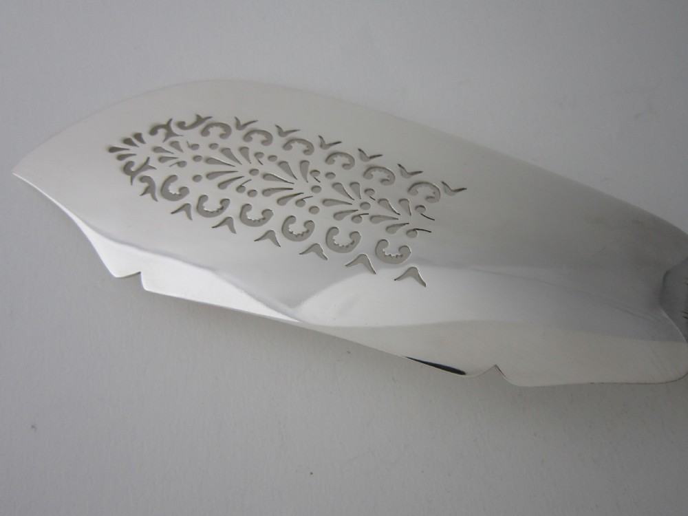 Irish Antique Victorian Sterling Silver Kings Pattern Fish Slice -  View VI