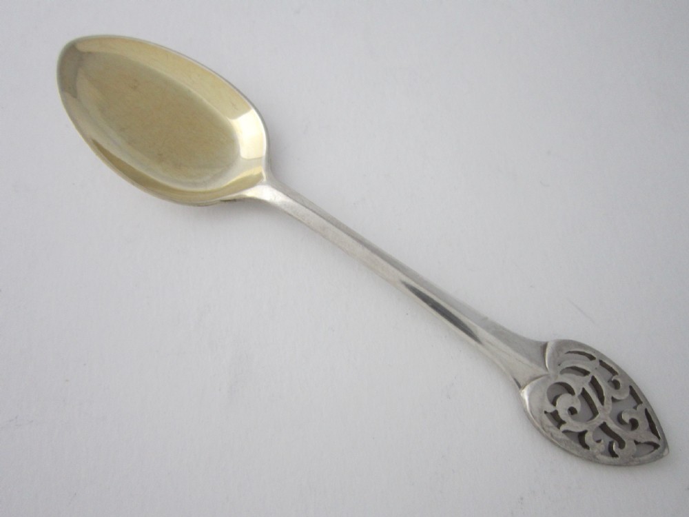 12 Antique George V Sterling Silver Ice Cream Spoons - 1912 View III
