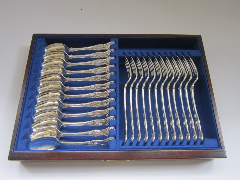 Antique Victorian Sterling Silver Canteen of Kings Pattern Cutlery View III