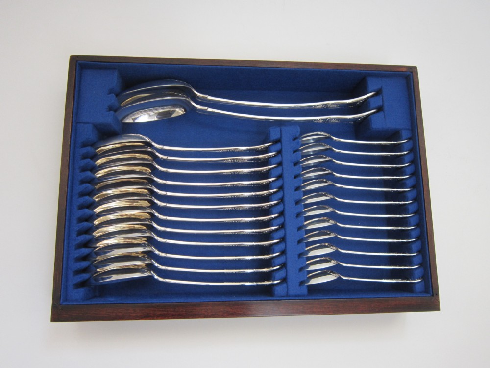 Antique Victorian Sterling Silver Canteen of Kings Pattern Cutlery View VII